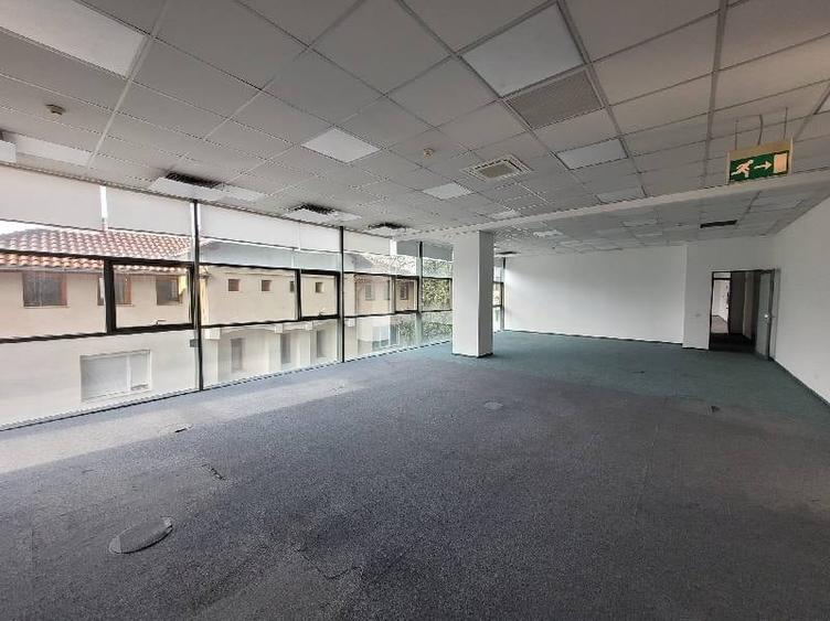 Birou, de 200 mp, în Nordului