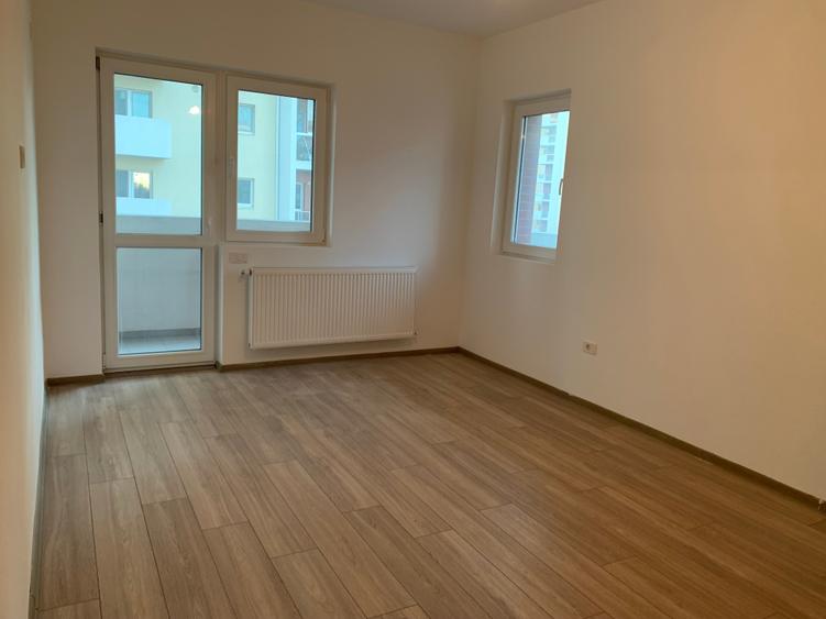 Apartament cu 3 camere decomandat în Berceni