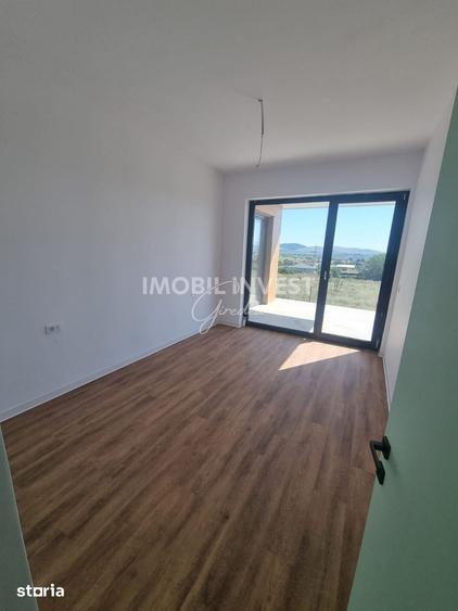 Casă cu 3 camere cu Teren 450 Mp în Micești