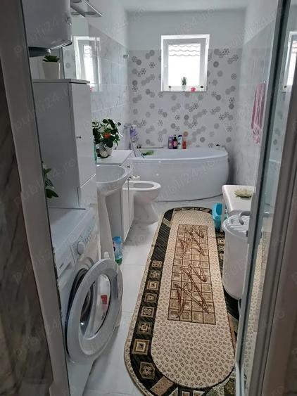 Vand casa sau schimb cu apartament in Moine?ti - 4
