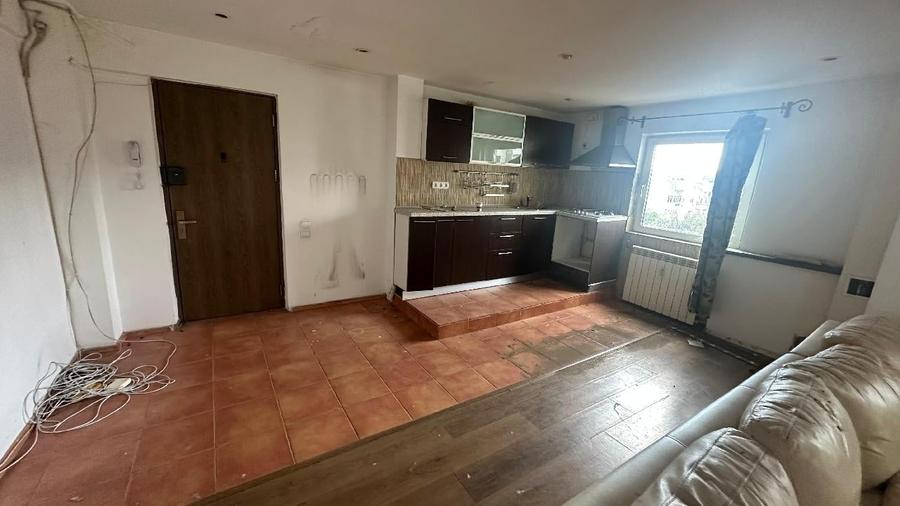 Apartament cu 3 camere decomandat în Dristor