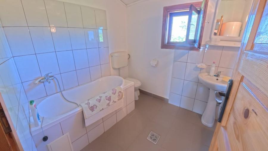 Casă individuală cu 4 camere cu Canalizare în Viile Satu Mare