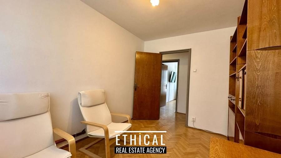Apartament cu 3 camere semidecomandat, mobilat în Veteranilor