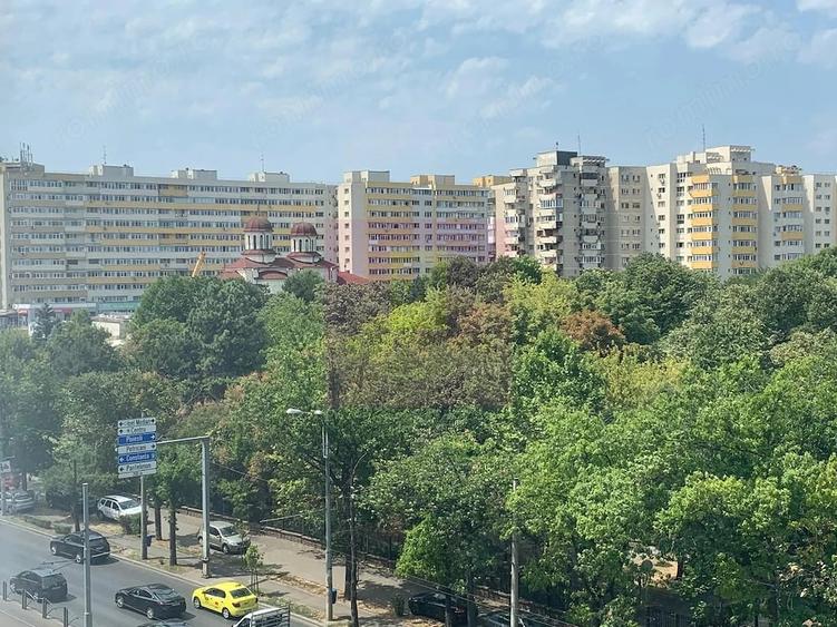 Apartament cu 3 camere decomandat în Colentina