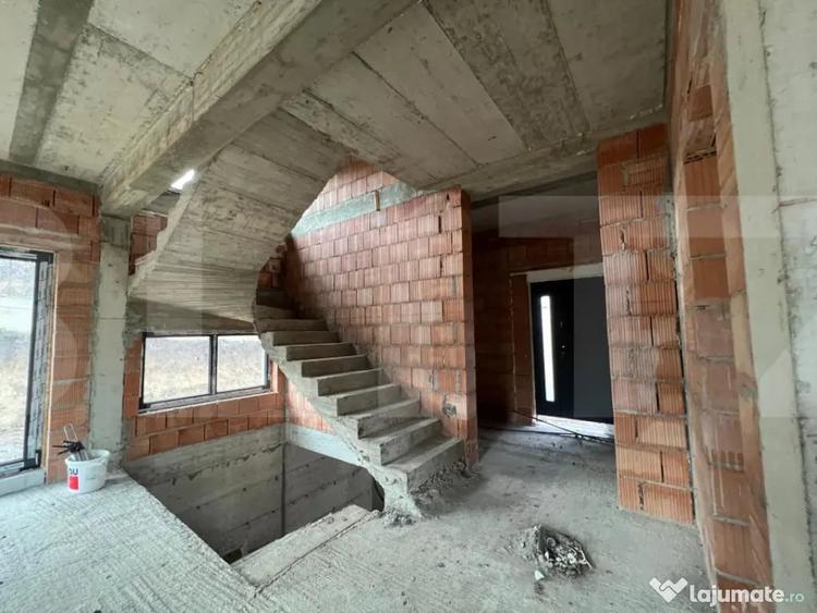 Casă cu 5 camere cu Teren 500 Mp în Făget