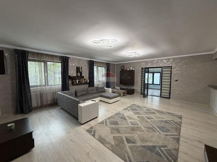 Casă individuală cu 4 camere cu Teren 492 Mp în Vânători