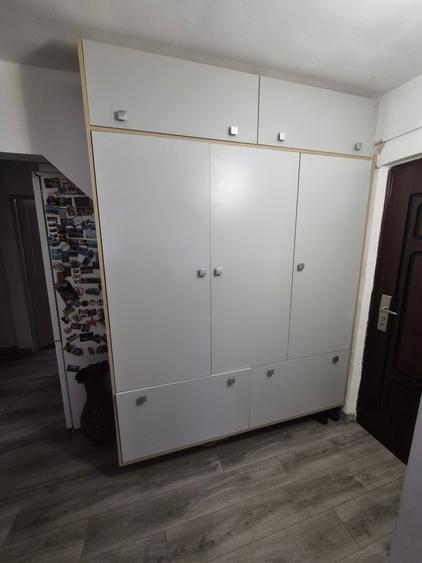 Apartament cu 3 camere decomandat în Micro 16