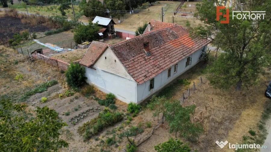 Casă cu 4 camere cu Teren 2208 Mp în Folea