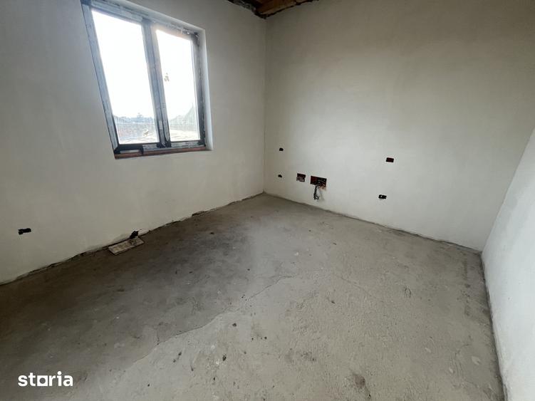Casă cu 4 camere cu Teren 250 Mp în Vânători