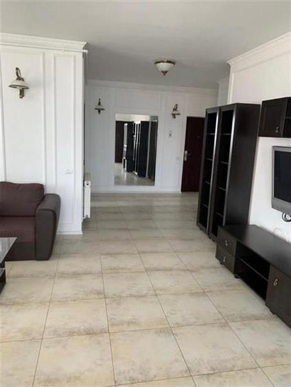 Apartament cu 3 camere circular, mobilat în Zorilor
