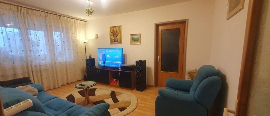 Apartament cu 3 camere semidecomandat, mobilat în Militari
