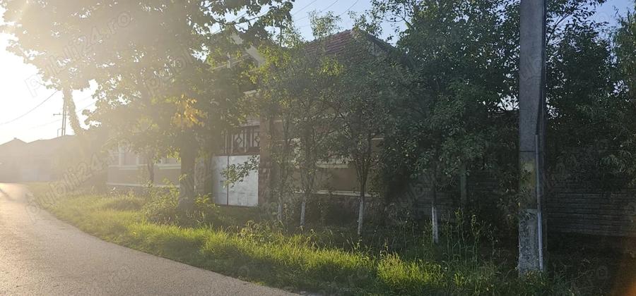 Casă cu 1 camere cu Teren 1500 Mp în Sâmbăta