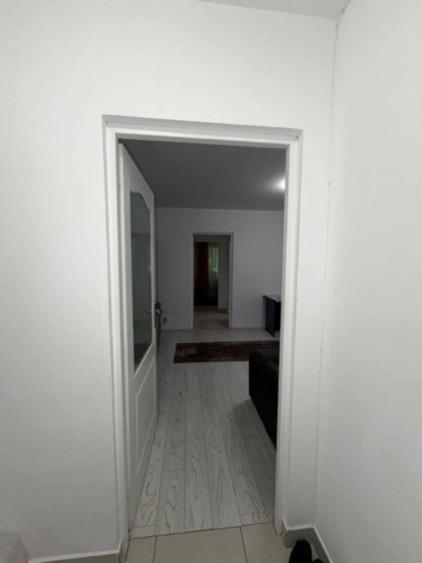 Apartament cu 2 camere semidecomandat în Podu Roș