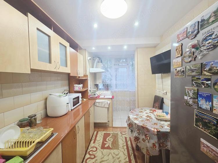 Apartament cu 3 camere semidecomandat în Țiglina 3