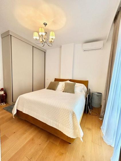 Apartament cu 4 camere decomandat, mobilat în Iancu Nicolae