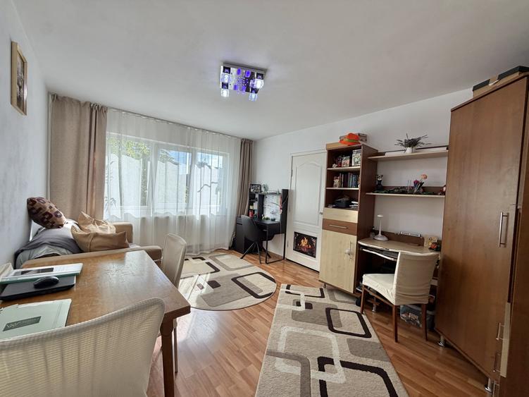 Apartament cu 2 camere nedecomandat, mobilat în Dâmbovița
