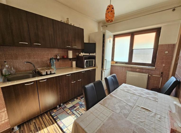 Apartament cu 2 camere decomandat în Traian