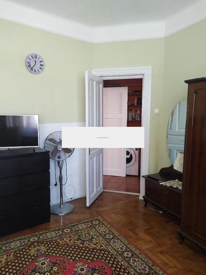 Apartament cu 5 camere nedecomandat în Lahovari