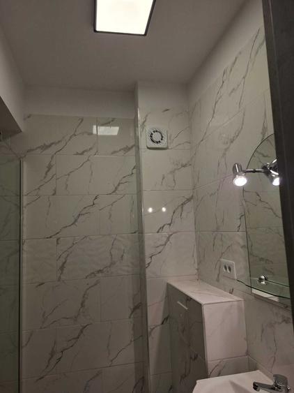 Apartament cu 3 camere semidecomandat în Brâncoveanu