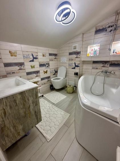 Apartament cu 4 camere decomandat, mobilat în Tomis Nord