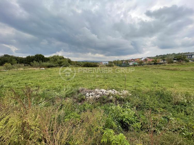 Teren Construcții intravilan de 2300 mp, în Miroslava