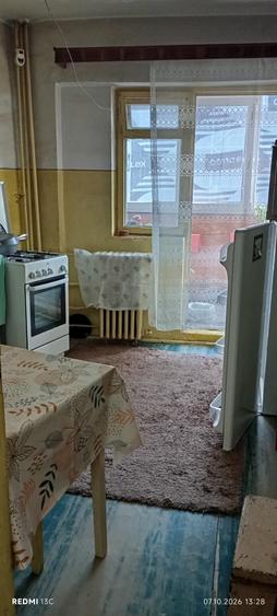 Apartament cu 3 camere semidecomandat în Mihai Bravu