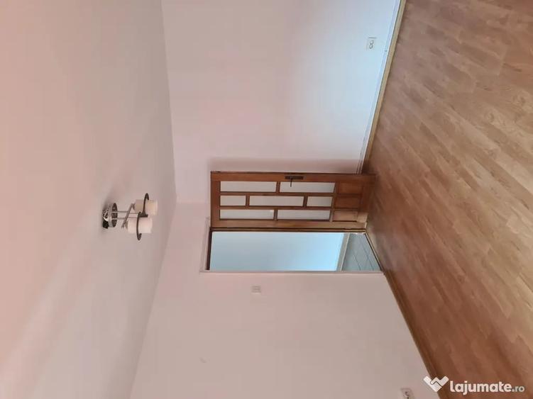 Apartament cu 2 camere decomandat în Precista