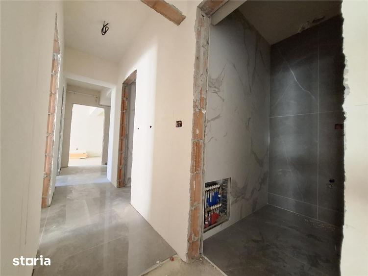 Apartament cu 3 camere decomandat în Galata