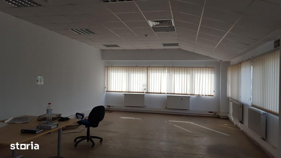 Spațiu comercial, de 2,750 mp, în Militari