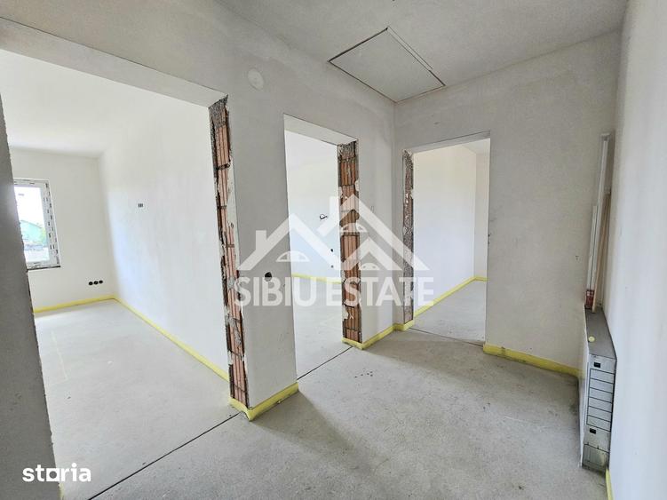 Casă cu 4 camere cu Teren 600 Mp în Țiglari