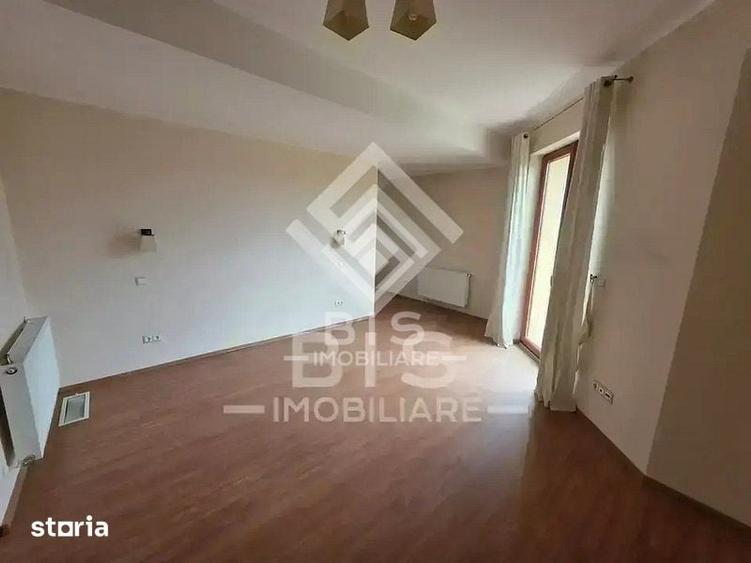 Casă cu 6 camere cu Teren 1200 Mp în Unirea