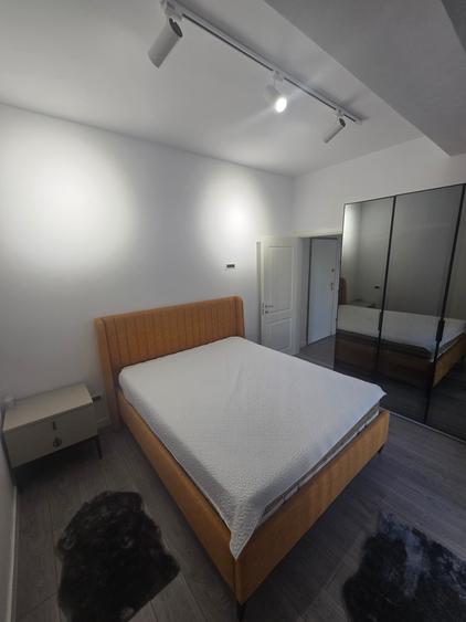 Apartament cu 2 camere decomandat în Politehnica