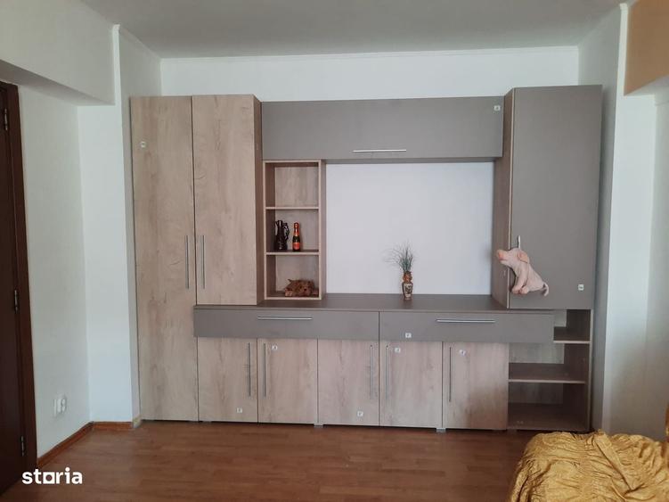 Apartament cu 2 camere decomandat în Tei