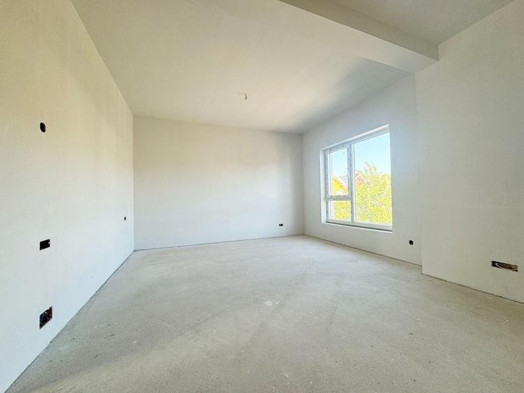 Duplex cu 4 camere cu Canalizare în Florești