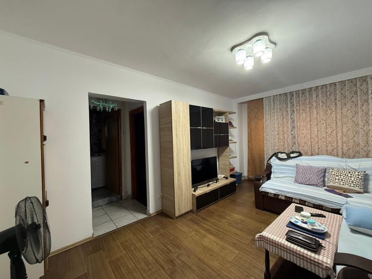Apartament cu 2 camere semidecomandat în Ghencea