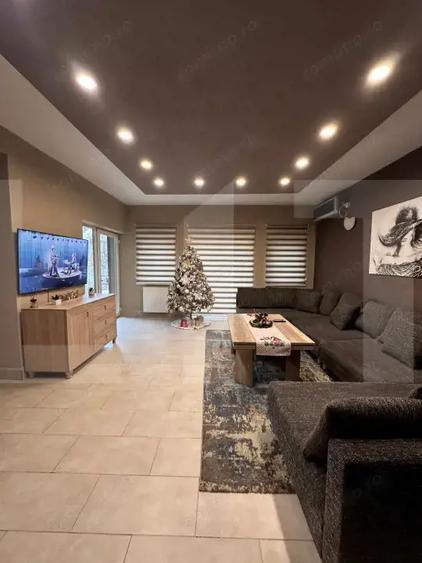 Apartament cu 4 camere decomandat în Central