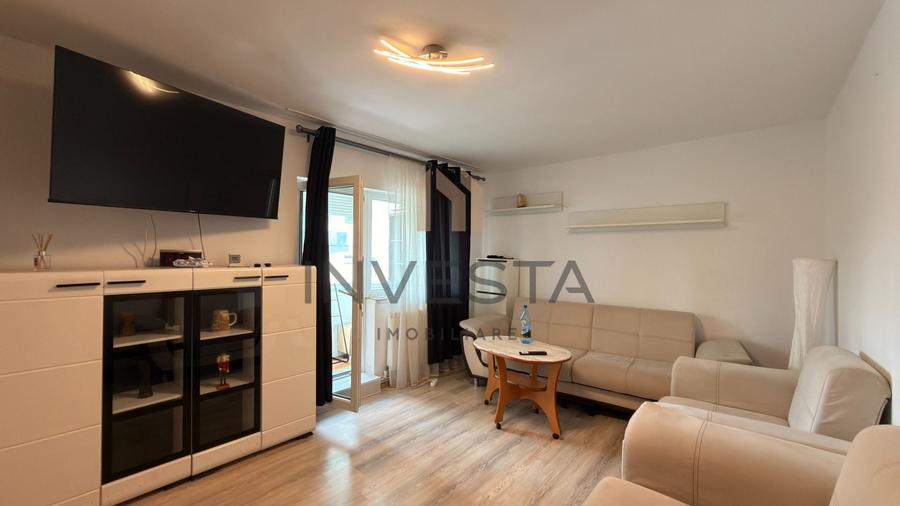 Apartament cu 3 camere decomandat, mobilat în Între Lacuri