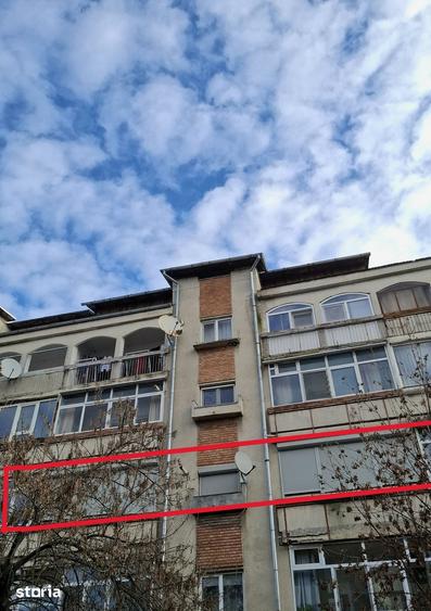 Apartament cu 4 camere decomandat, mobilat în Central