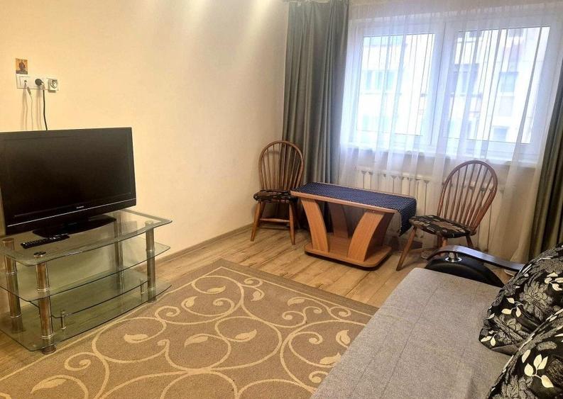 Apartament cu 2 camere decomandat, mobilat în Valea Aurie