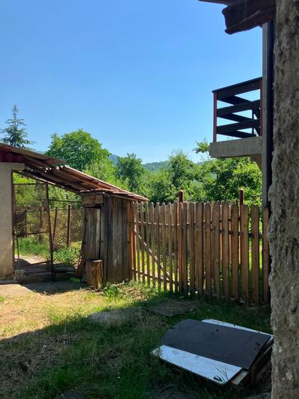 Casa  cu parau la limita proprietatii- zona submontana - 3