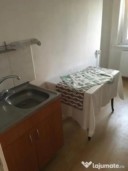 Piata sudului savinesti etaj 4 - 7