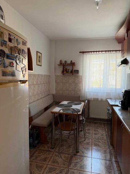Apartament cu 3 camere decomandat în Alfa