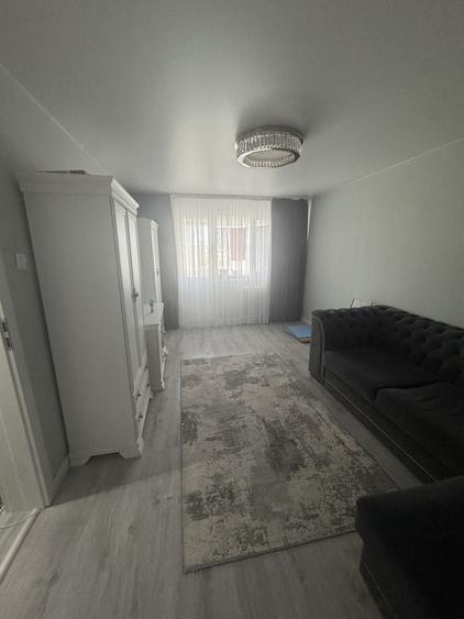 Apartament cu 2 camere decomandat în Titan