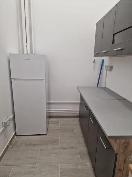 Birou, de 88 mp, în Central