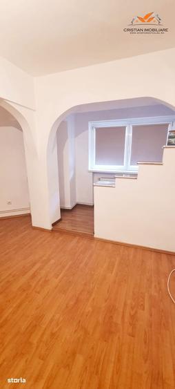 Apartament cu 2 camere decomandat în Cetate