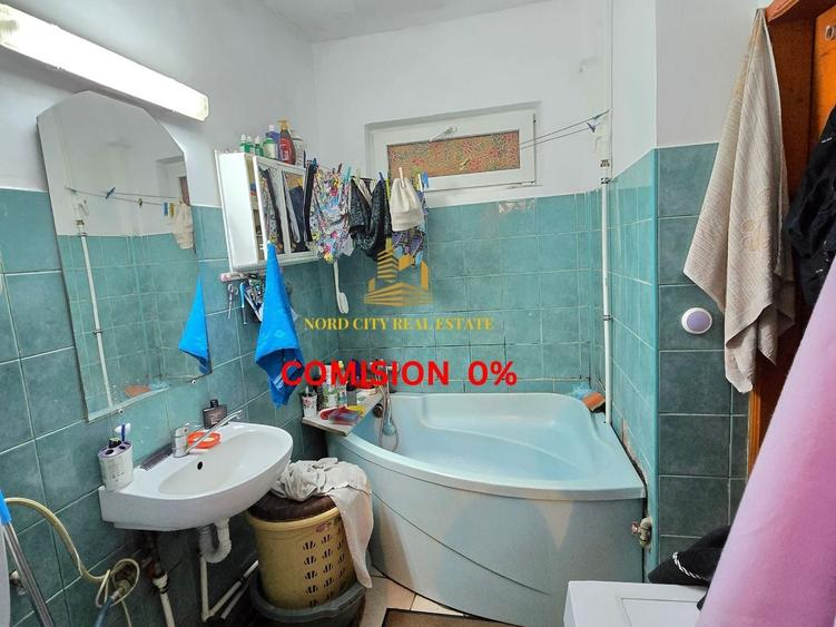Apartament cu 3 camere semidecomandat în Universitate