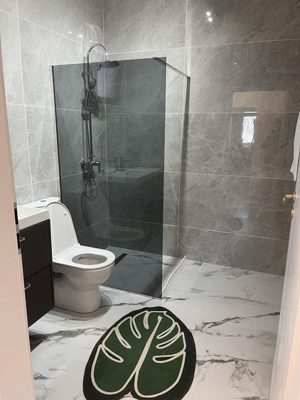 Casă cu 4 camere decomandat în Central