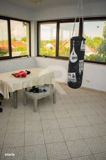 Casă cu 6 camere cu Teren 700 Mp în Crevedia