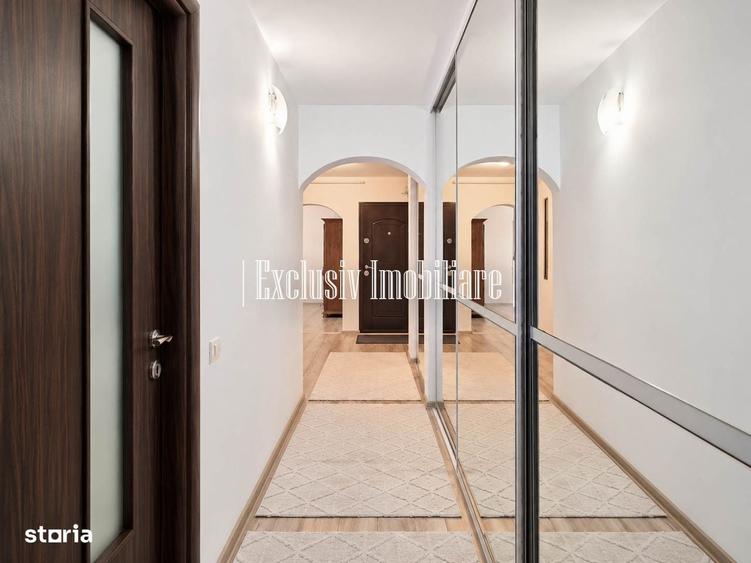 Apartament cu 3 camere decomandat în Central