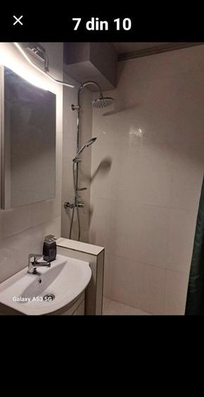 Apartament cu 3 camere semidecomandat în Horea